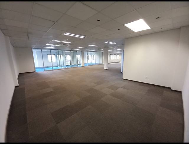 526M² OFFICE TO LET IN BRYANSTON